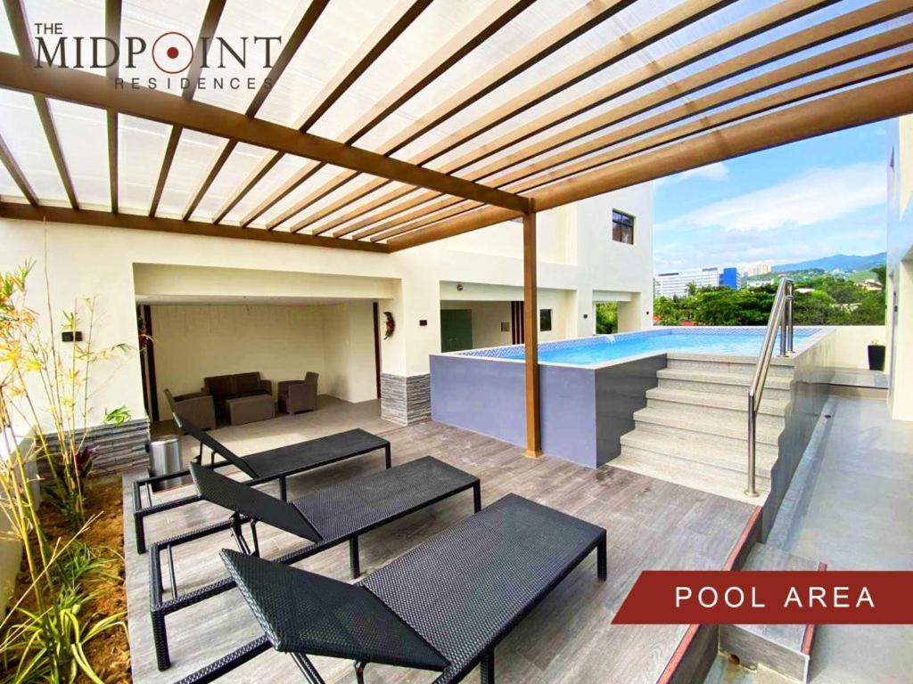 2 Bedroom Condo @ Midpoint Residences W/ City View Mandawe Εξωτερικό φωτογραφία